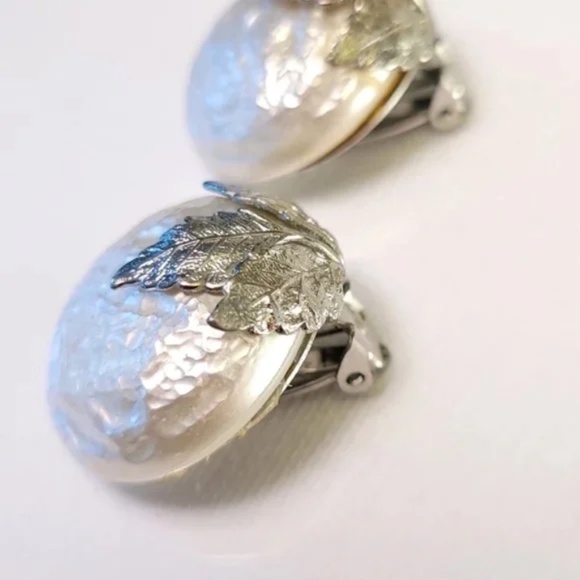 Vintage Pearlized Earrings with layered leaf design - Picture 4 of 10